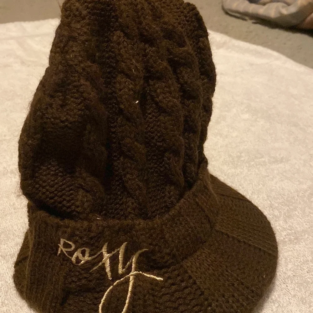 Roxy knit hat with headphones​​​​ - Picture 6 of 7